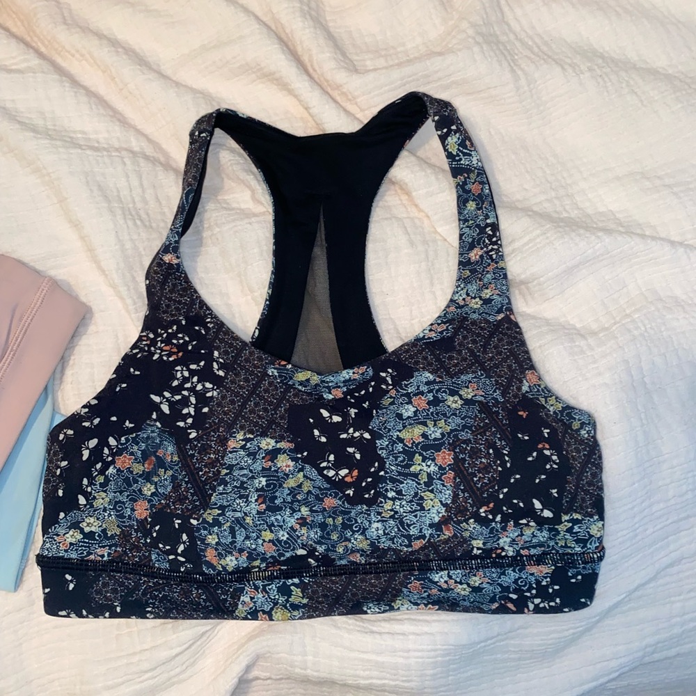 Size 6 lululemon bra!!